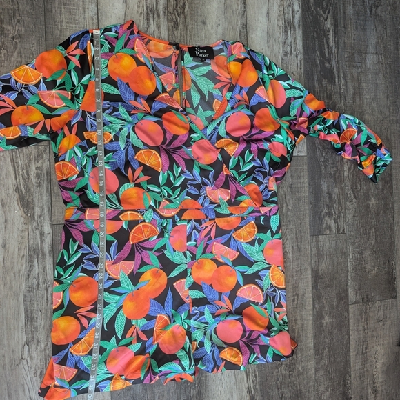 Parker Multicolor Floral Dress - Picture 9 of 10